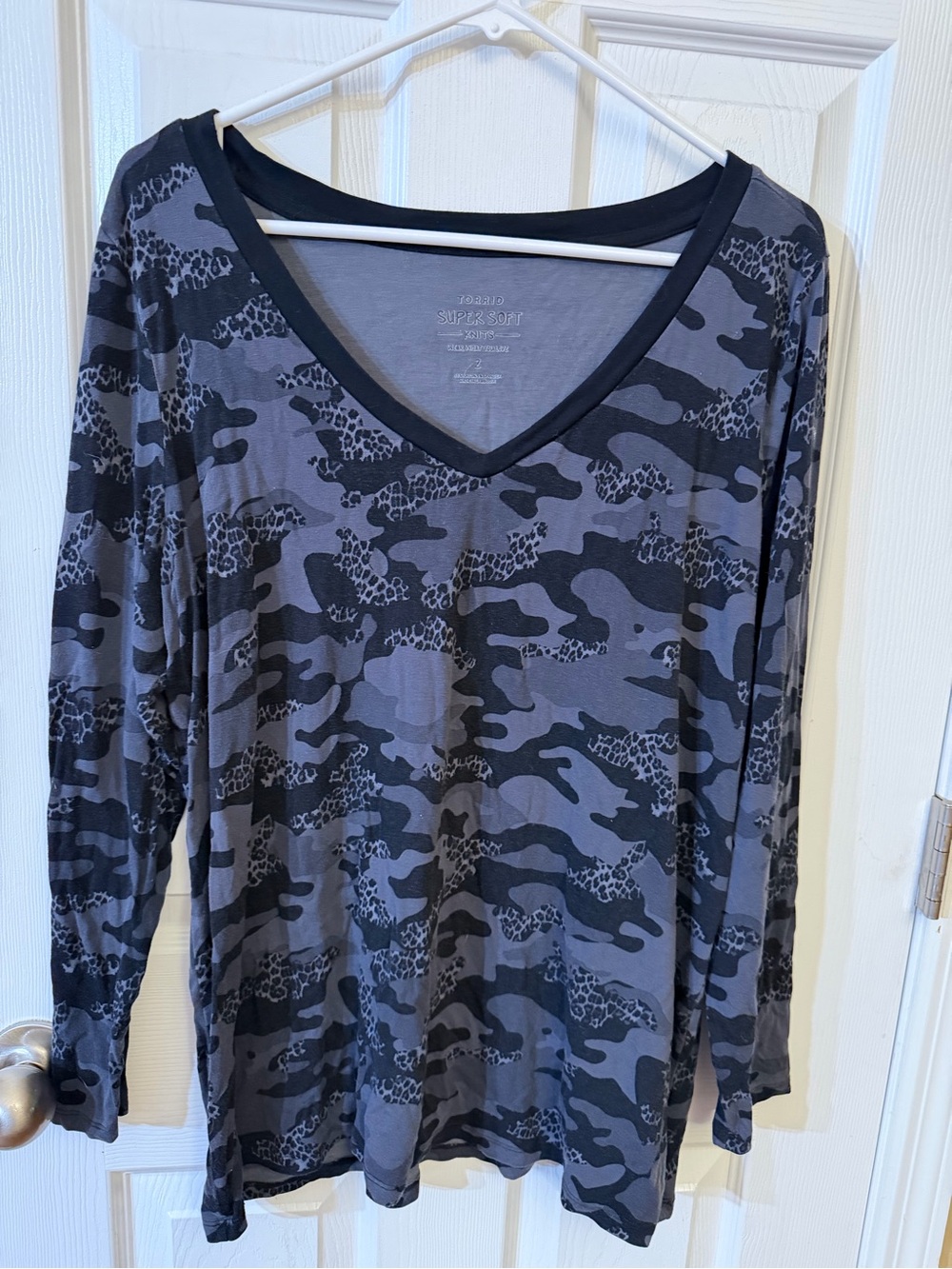 Women's Torrid V-Neck Long Sleeve Top - Gray Camo